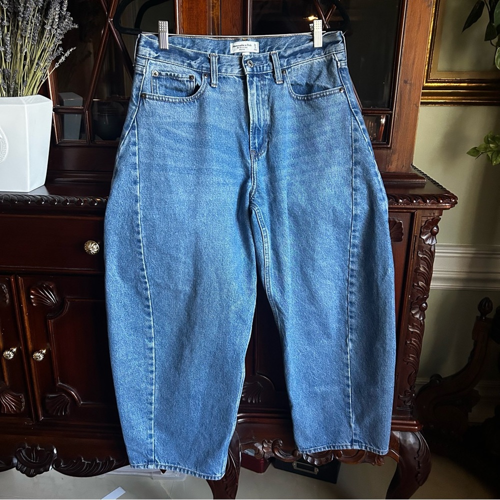 Abercrombie & Fitch The Barrel Jean Mid Rise Curve Love 28S